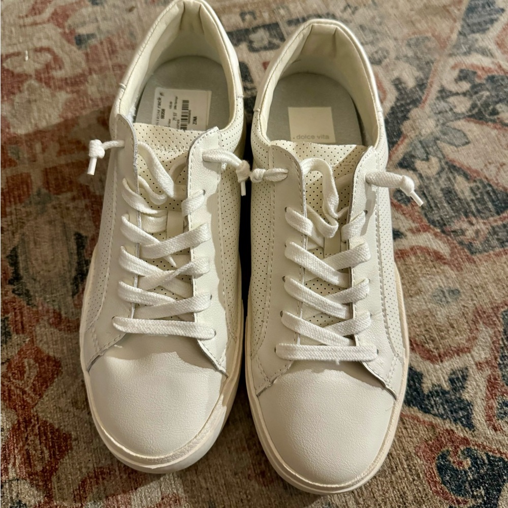 Dolce Vita Zina Fashion Sneaker
